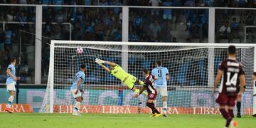 Nahuel Losada tuvo una gran noche. Responsable del arco en cero en Belgrano (José Hernández / La Voz).