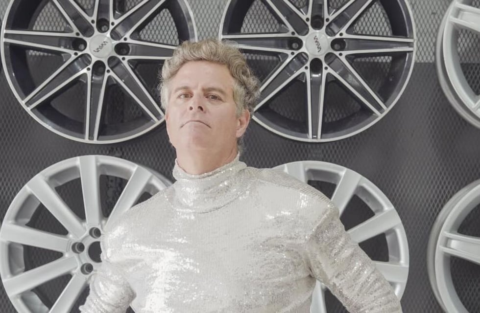 El polémico baile de Mike Amigorena en el Cementerio de Chacarita: “Irrespetuoso”