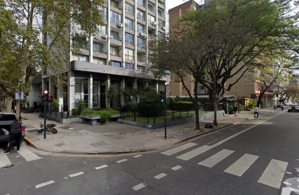 Un susto que pudo ser una tragedia: una cuidacoches quiso prender fuego a un agente de tránsito