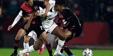 El equipo rojinegro venció en casa