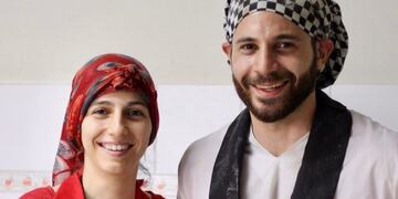 Haneen llegó de Siria a La Pampa donde conoció a Basim, se casaron y llevan adelante un emprendimiento gastronómico.