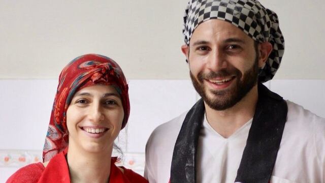 Haneen llegó de Siria a La Pampa donde conoció a Basim, se casaron y llevan adelante un emprendimiento gastronómico.