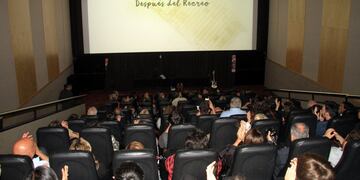 El film realizado por marplatenses y filmado en la ciudad abrió su primer semana de proyección en la sala 1 del Paseo Aldrey
