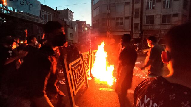 Por las protestas en Irán, dos manifestantes adolescentes fueron condenados a muerte.