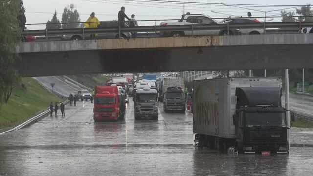 La fuerte tormenta que afectó al Gran Mendoza dejó daños en distintos puntos del área metropolitana. Ignacio Blanco.