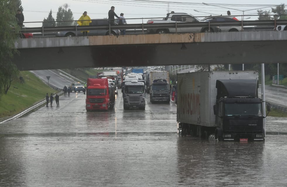 Lo que dejó la tormenta de granizo que azotó Mendoza: fotos y videos de los daños que provocó