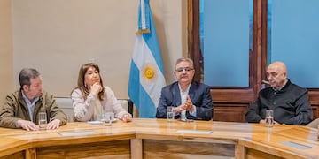 Gobierno y empresarios mineros buscan fortalecer la participación local en Catamarca.