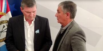 El secretario de Gobierno, Jorge Muriel y Jorge Fernández, a cargo del Programa Nacional de Descontaminación y Compactación de Vehículos (PRODECO).