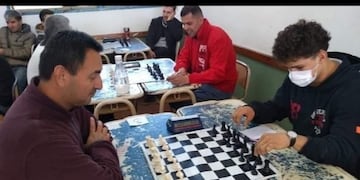 Puerto Iguazú acompañó a competidores a participar del Gran Prix Misionero de Ajedrez.