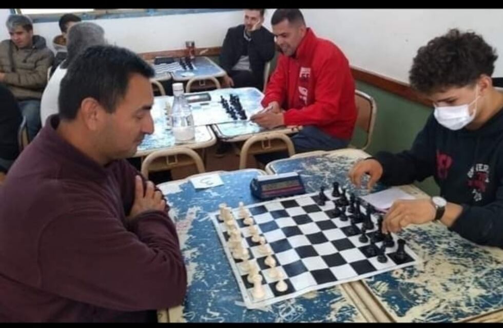 Puerto Iguazú acompañó a competidores a participar del Gran Prix Misionero de Ajedrez
