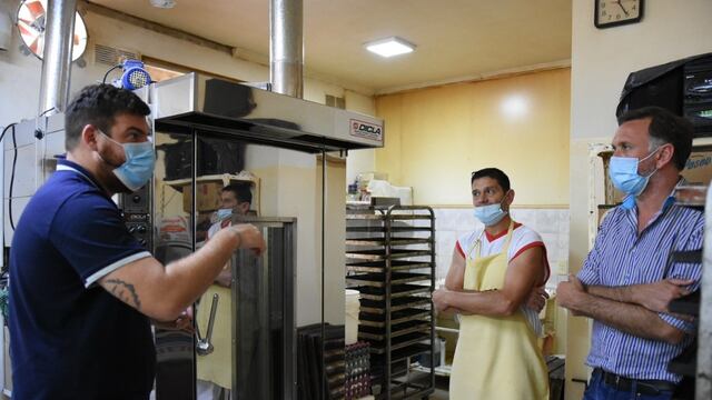 Juan Ruggia y Diego Peiretti visitaron a la panadería DS, que se benefició con "Rafaela impulsa"