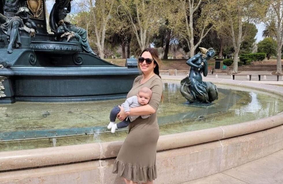 Belén Francese y su hijo, Vitto, disfrutaron de un paseo por el parque San Martín de Mendoza: “Fotos turista”