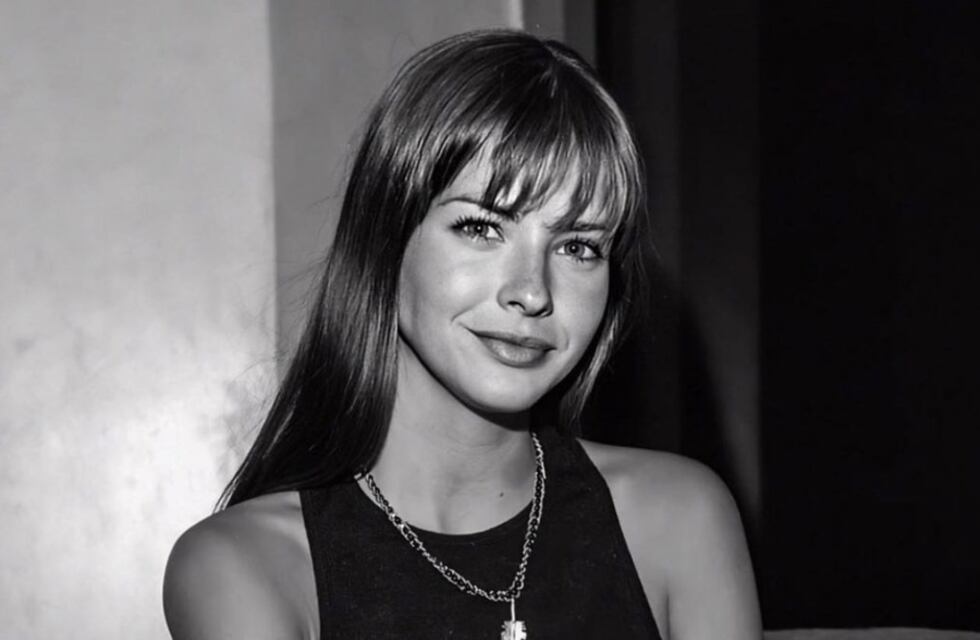 El fascinante look de oficina de la China Suárez que enamoró a sus fans: camisa, corbata y saco