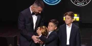 Thiago y Ciro también subieron al escenario del Teatro del Chatelet en París.
