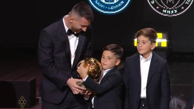 Thiago y Ciro también subieron al escenario del Teatro del Chatelet en París.
