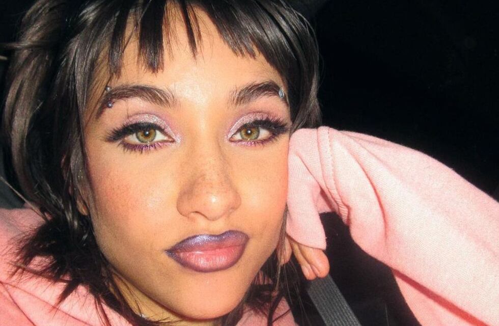 María Becerra combatió el frío con un look trendy y cautivó a sus fans