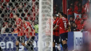 Independiente y uno de sus goles ante Boston River. (Conmebol Sudamericana).