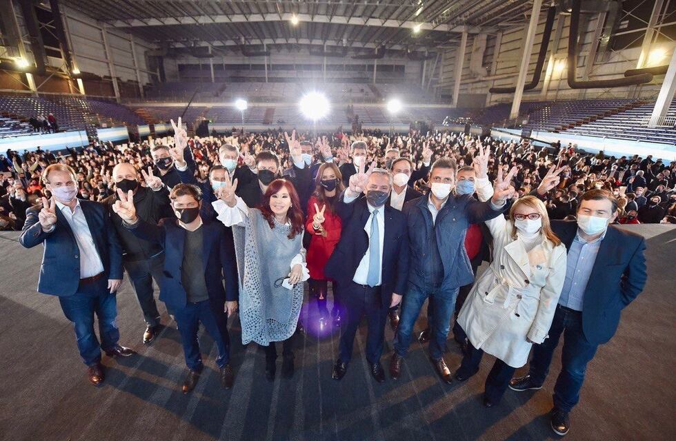 Alberto Fernández volvió a criticar a la oposición pero llamó a todos los sectores a “estar juntos” para encarar los desafíos pospandemia