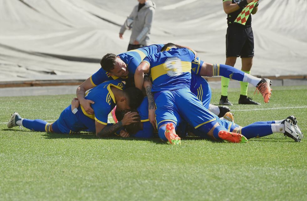 Superclásico: el gol de tiro libre a lo Riquelme de Boca en reserva