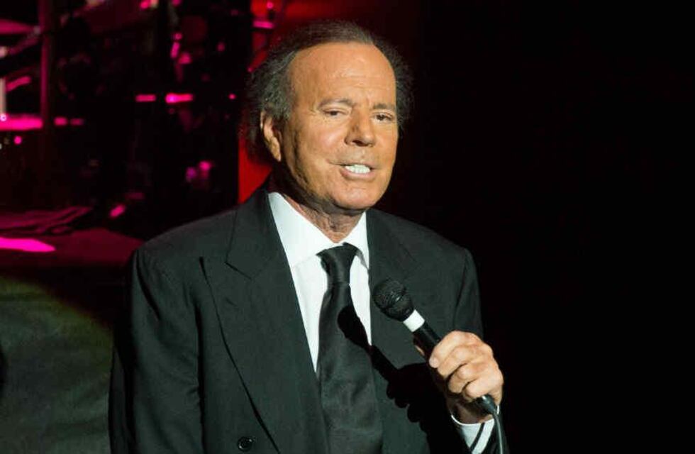 Advierten sobre la salud de Julio Iglesias: “Está en silla de ruedas”