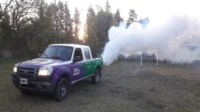 Fumigaciones contra el dengue en San Luis.
