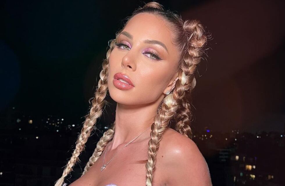 Romina Malaspina posó en microbikini y mostró dónde se olvidó de ponerse protector solar: “¿Quemada quien?”