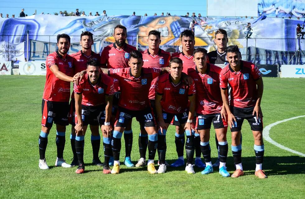 Triunfazo de Estudiantes (RC) en Puerto Madryn, ante un Brown que llegaba puntero