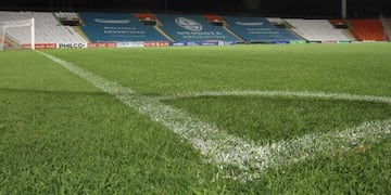 Encendieron las luces del Malvinas Argentinas en honor a Maradona