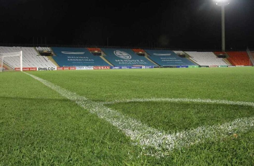 Encendieron el Malvinas Argentinas en honor a Maradona