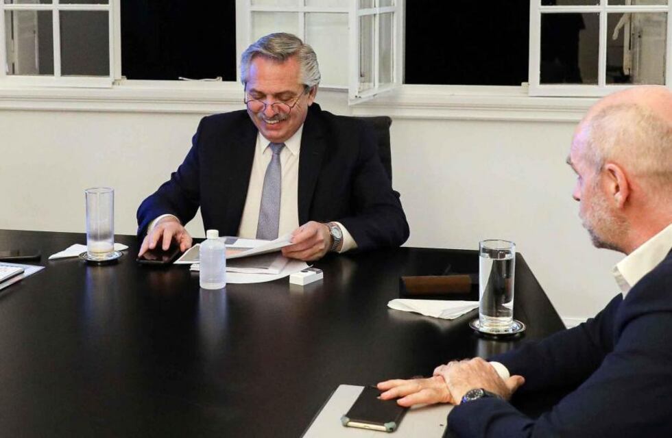 El Presidente apuntó contra la oposición: “Si tienen la posibilidad de conseguir vacunas, ¿por qué no ayudan?”