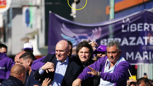 ID:68136576 El presidente Javier Milei es agredido durante la caravana por Lomas de Zamora
Foto Juano Tesone - FTP CLARIN JUA08480a.JPG Z JTesone