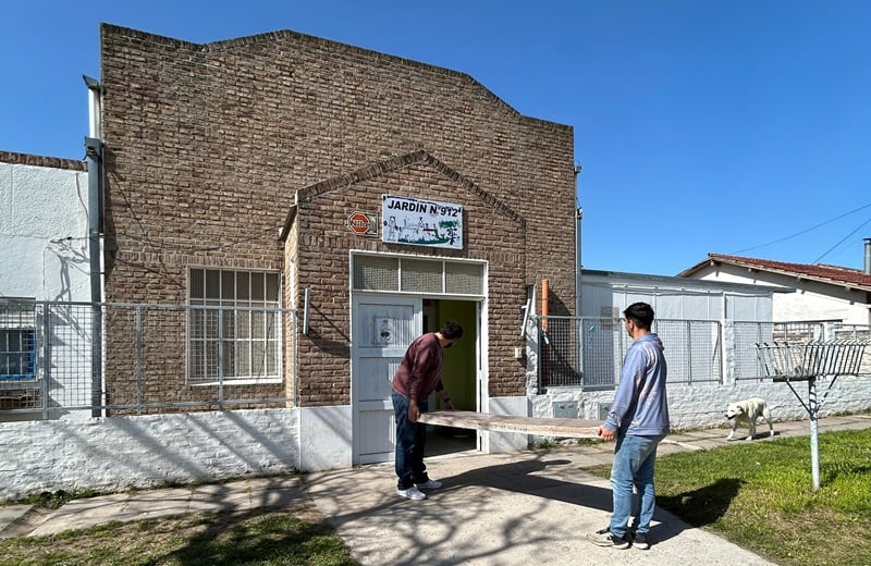Programa “Modo Clases”: entrega de mobiliario en Jardines de Infante