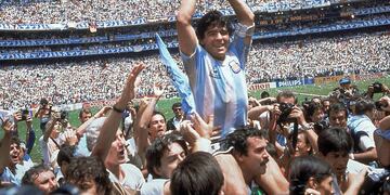 En 1986 Diego Armando Maradona dominó al mundo con la camiseta de la selección y ganó el Mundial pero nunca conquistó el Balón de Oro. (AP / Archivo)