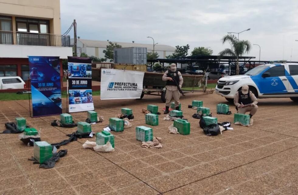 Decomisan marihuana transportada en una canoa en Posadas