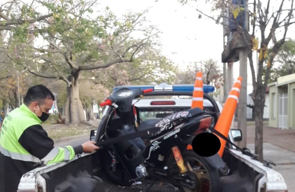 Sin casco, sin papeles.... y sin moto