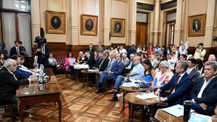 Plenario de comisiones en el Senado para dictaminar sobre la boleta única de papel (La Voz)