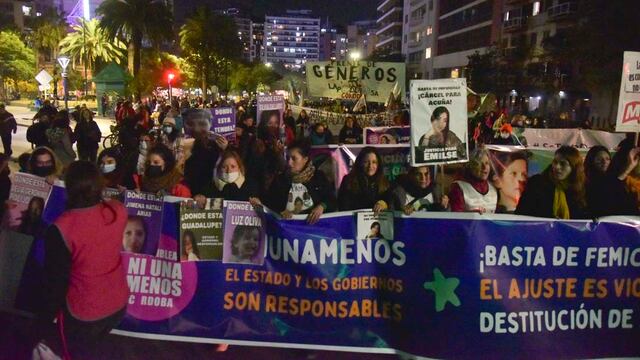 Marcha ni una menos por el centro de Córdoba (Facundo Luque / La Voz)