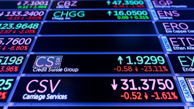 En medio de la incertidumbre por Silicon Valley Bank, las acciones de Credit Suisse caen más del 20% y arrastran a los demás bancos europeos  / EFE