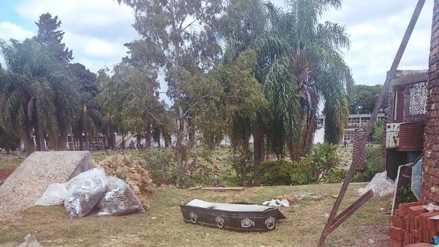 Movimientos de suelo en el cementerio local