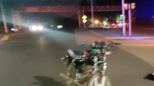 Posadas: cruzó en rojo, chocó a un motociclista y se dio a la fuga.