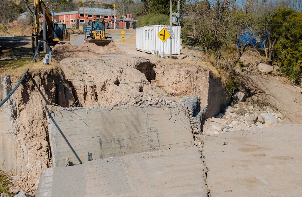 La Provincia realiza obras de en el puente Las Juntas