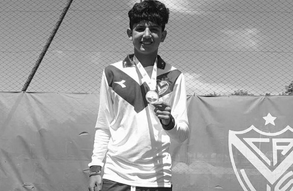 Vélez de luto: murió un juvenil de la octava división del club tras “padecer un severo cuadro infectológico”