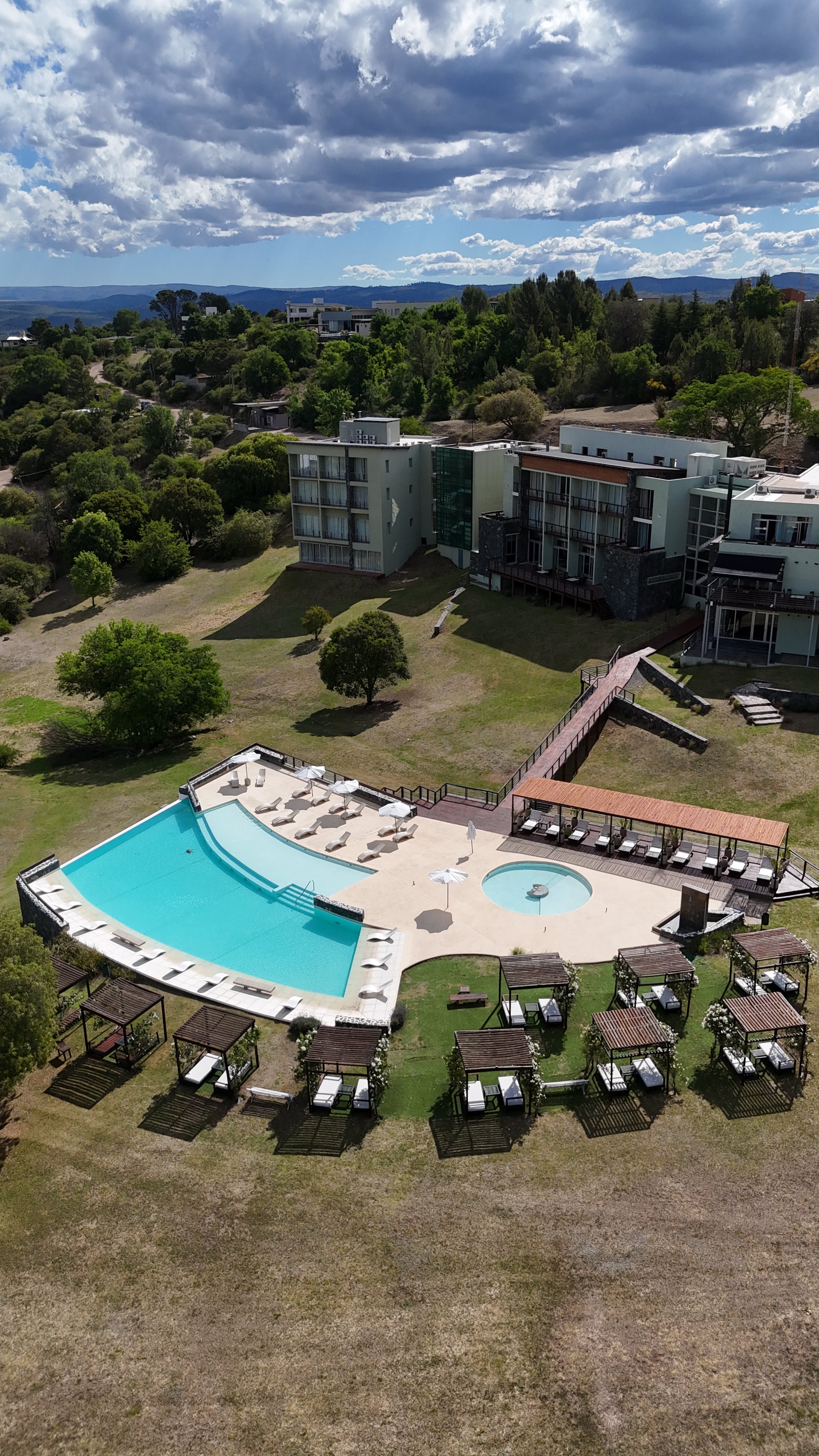 Hotel Tres Pircas es un establecimiento de cuatro estrellas.