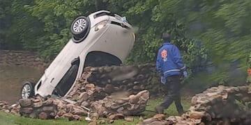 El auto que protagonizó el siniestro en Nono (Gentileza Taslasierra Noticias).