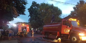 Iguazú: una familia se quedó con lo puesto tras incendiarse su vivienda