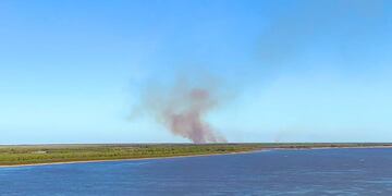 La huella del fuego en el Delta pudo verse con claridad desde los edificios de la costanera central.