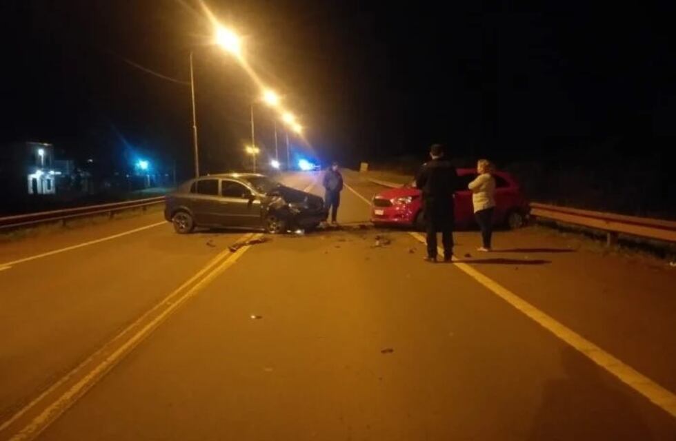 Tres heridos de consideración tras un choque frontal sobre la Ruta 14 en Guaraní
