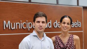 La subsecretaria de Deportes Federados de la provincia de Santa Fe, Silvina Rodríguez Mesón y el intendente de Rafaela, Leonardo Viotti