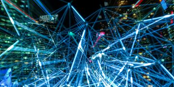 La inteligencia artificial permite a los delincuentes replicar la voz con solo una muestra de un audio con pocas frases.