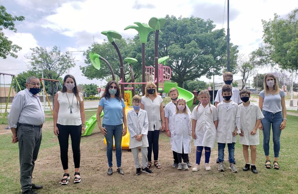 La plaza Sargento Cabral ya cuenta con nuevos juegos